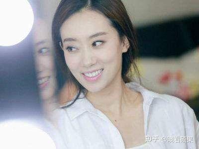 娱乐吃瓜张小斐,从娱乐吃瓜到璀璨明星的蜕变之路